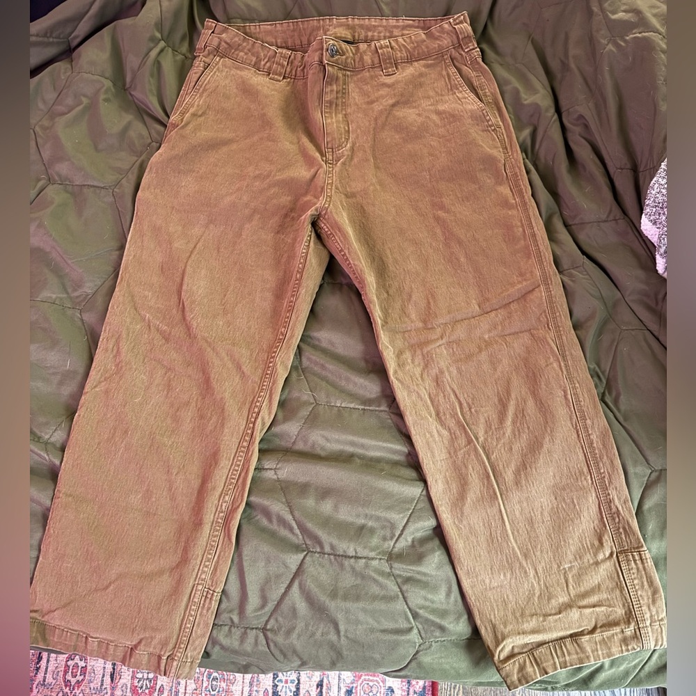Camel colored men’s cargo pants.